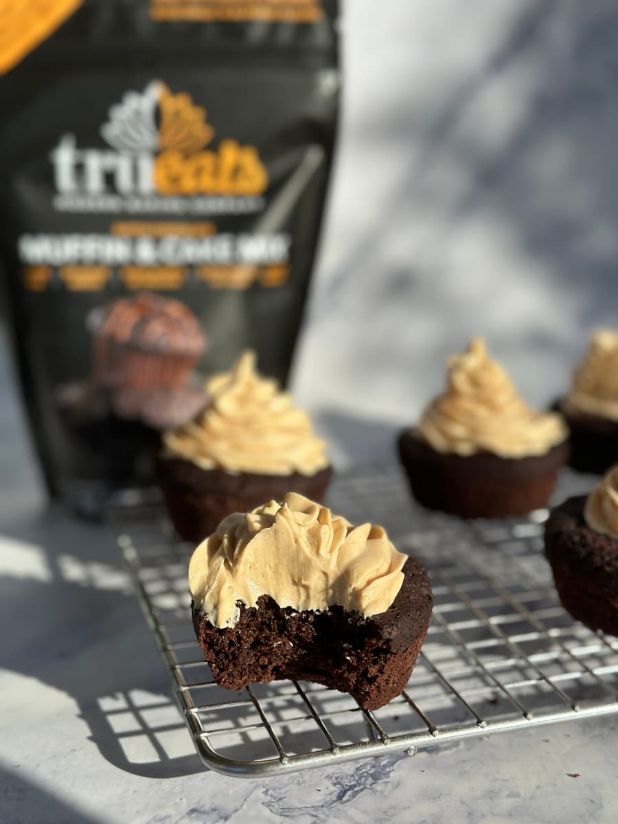 Chocolate Cupcakes with Peanut Butter Frosting 4