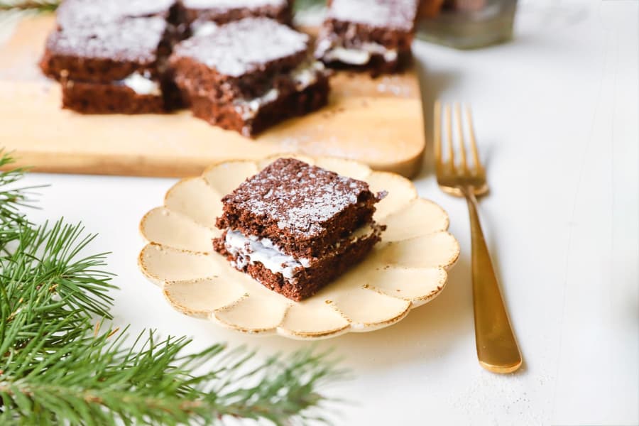 Yule Log Layered Cake 4